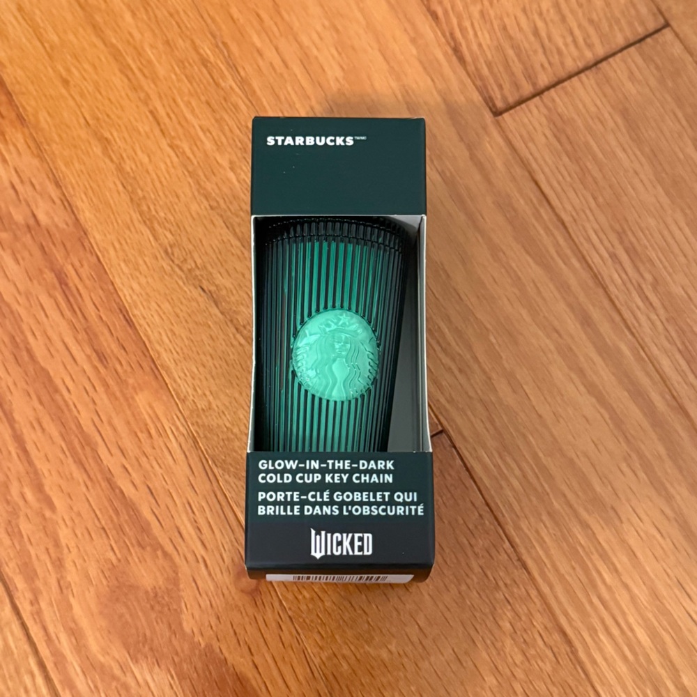 Wicked X Starbucks Elphaba Glow in The Dark Cold Cup Keychain - Picture 2 of 3